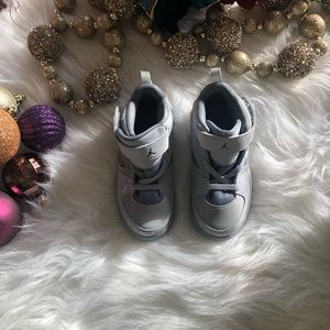 JORDANS: Wolf Grey sneakers